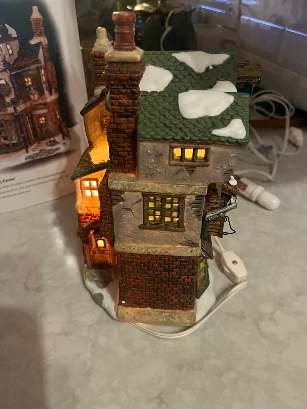 Department 56 dickens village a Christmas carol cratchits corner - Picture 6 of 14